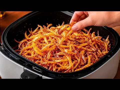크리미 버섯 필링과 바삭한 양파를 곁들인 에어프라이어 구운 고구마