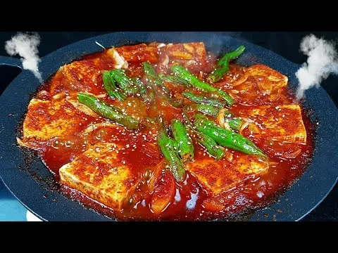 두부 꽈리고추 두루치기