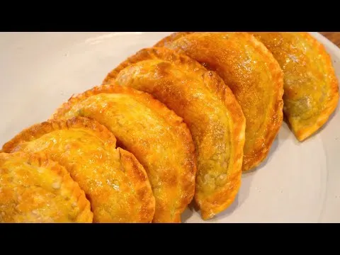 만두피 칼조네