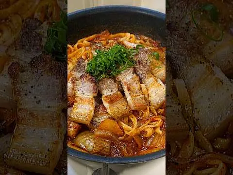김치 삼겹 비빔칼국수