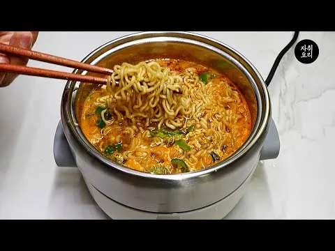 멀티쿠커 라면과 찜 요리